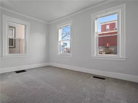 33 Pleasant St, Woonsocket, RI 02895 photo 9