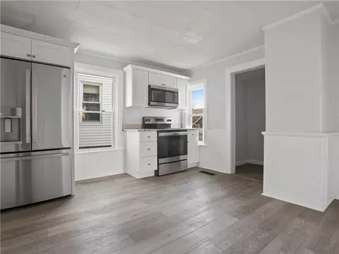33 Pleasant St, Woonsocket, RI 02895 photo 7