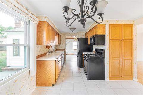 66 Bayberry Rd, Woonsocket, RI 02895 photo 4