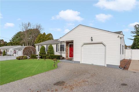 66 Bayberry Rd, Woonsocket, RI 02895 photo 2