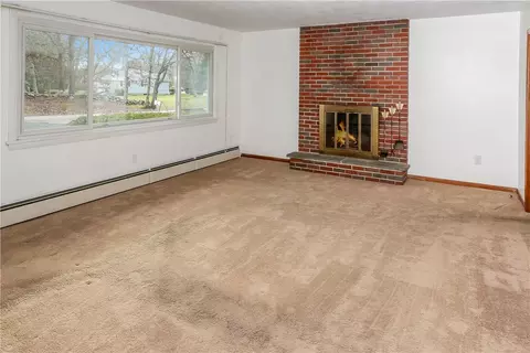 32 Old Post Rd, Westerly, RI 02891 photo 2