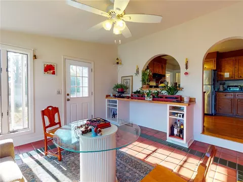 362 Forest Ave, Middletown, RI 02842 photo 10