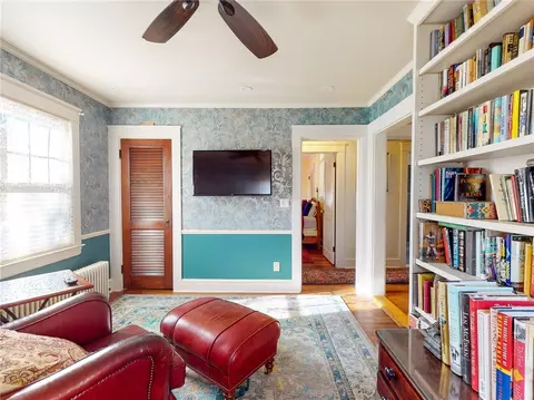 362 Forest Ave, Middletown, RI 02842 photo 6