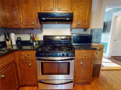 362 Forest Ave, Middletown, RI 02842 photo 18