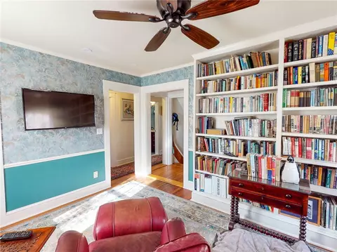 362 Forest Ave, Middletown, RI 02842 photo 5