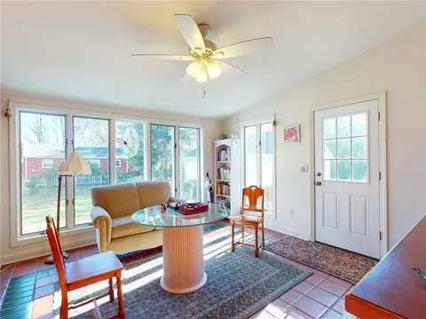 362 Forest Ave, Middletown, RI 02842 photo 4