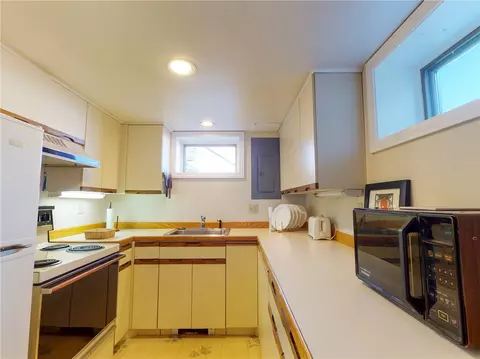 362 Forest Ave, Middletown, RI 02842 photo 31