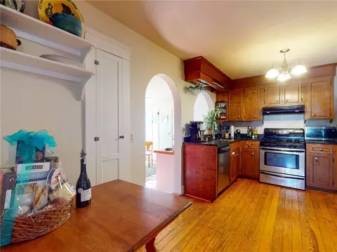 362 Forest Ave, Middletown, RI 02842 photo 12