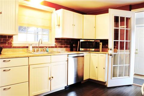 102 Pilgrim Dr, Warwick, RI 02888 photo 9