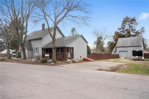 1074 Cedar Swamp Rd, Warwick, RI 02889 photo 3