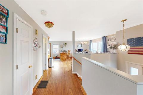 36 Cows Path Rd, Middletown, RI 02842 photo 3