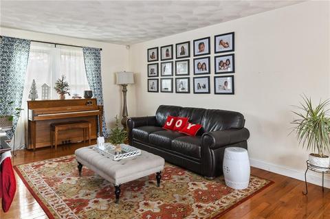 29 Sunny View Ct, Warwick, RI 02886 photo 5