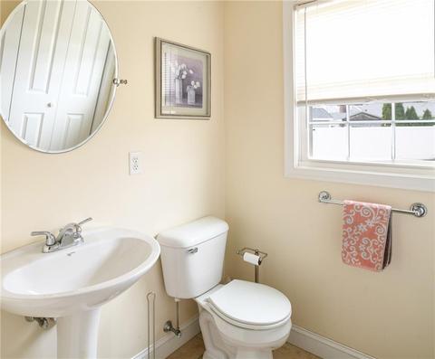 29 Sunny View Ct, Warwick, RI 02886 photo 12