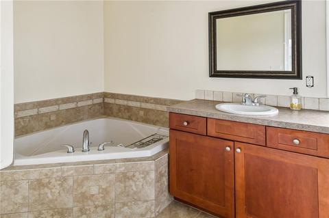 29 Sunny View Ct, Warwick, RI 02886 photo 15