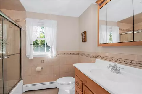 52 Mohawk Trl, Cranston, RI 02921 photo 7