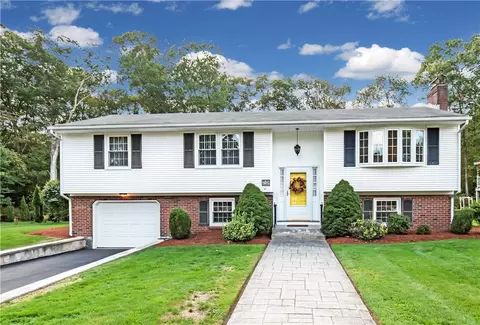 52 Mohawk Trl, Cranston, RI 02921 photo 1