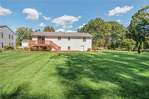 52 Mohawk Trl, Cranston, RI 02921 photo 17