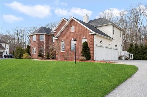 8 Stream Dr, Cranston, RI 02921 photo 3