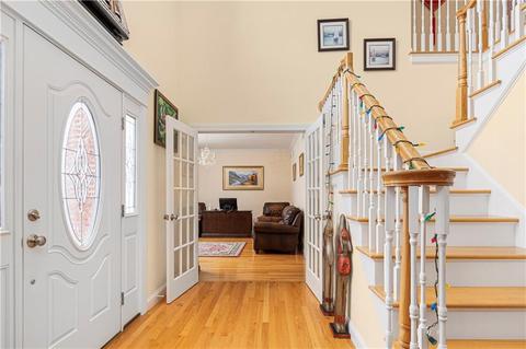 8 Stream Dr, Cranston, RI 02921 photo 5