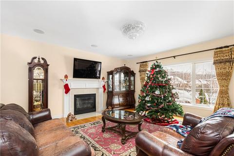 8 Stream Dr, Cranston, RI 02921 photo 6