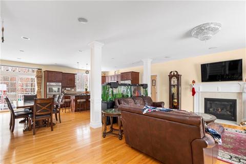 8 Stream Dr, Cranston, RI 02921 photo 8
