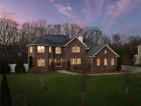 8 Stream Dr, Cranston, RI 02921 photo 2