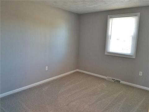 4 Rollins Rd, Warwick, RI 02889 photo 7