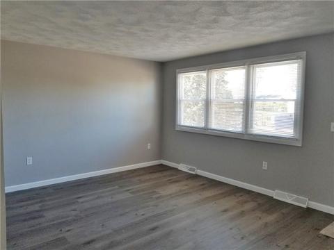 4 Rollins Rd, Warwick, RI 02889 photo 3