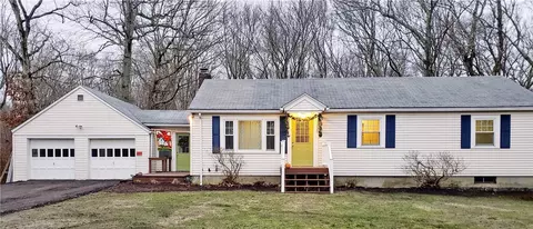 386 County Trl, Exeter, RI 02822 photo 1