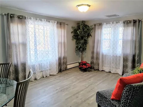 386 County Trl, Exeter, RI 02822 photo 6