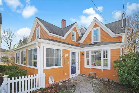 7 Spring St, Westerly, RI 02891 photo 3