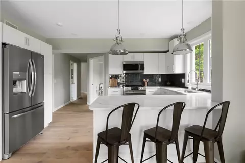 32 Lighthouse Ln, Warwick, RI 02889 photo 5