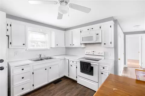 71 Harmony Ct, Warwick, RI 02889 photo 11