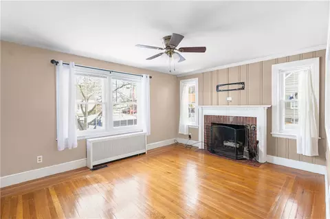 71 Harmony Ct, Warwick, RI 02889 photo 9