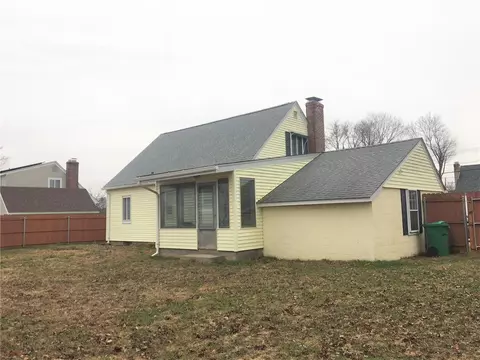 71 Harmony Ct, Warwick, RI 02889 photo 2