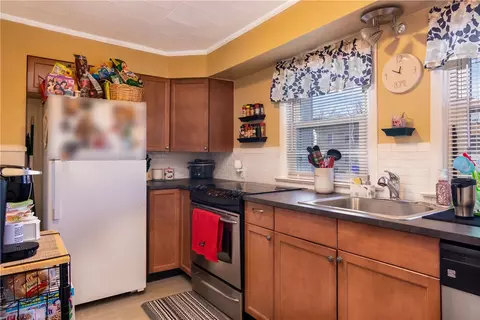 55 Pleasant St, Westerly, RI 02891 photo 4