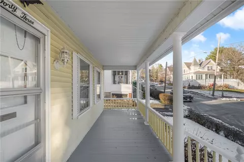 43 Vine St, Woonsocket, RI 02895 photo 5