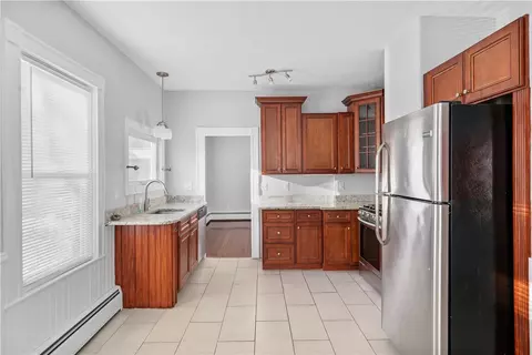43 Vine St, Woonsocket, RI 02895 photo 6