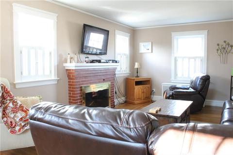 40 Brewster Dr, Warwick, RI 02889 photo 17