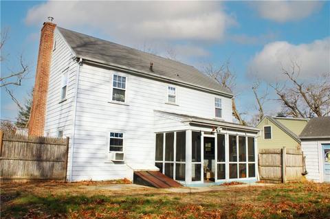 40 Brewster Dr, Warwick, RI 02889 photo 3