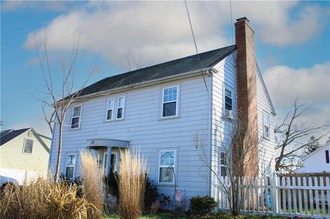 40 Brewster Dr, Warwick, RI 02889 photo 1