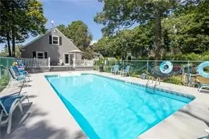 45 Oak St, Westerly, RI 02891 photo 4