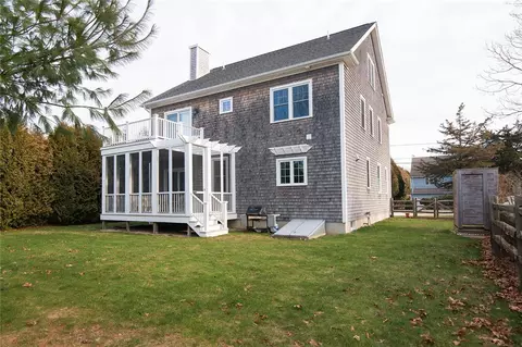 5 Pond View Ave, Westerly, RI 02891 photo 2