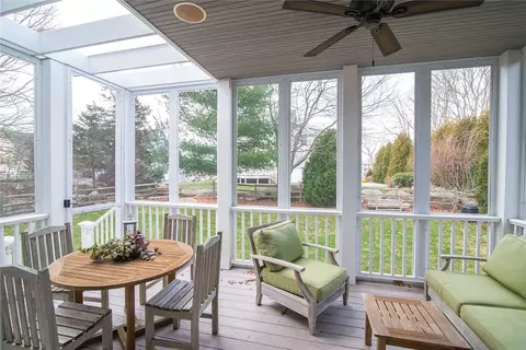 5 Pond View Ave, Westerly, RI 02891 photo 3