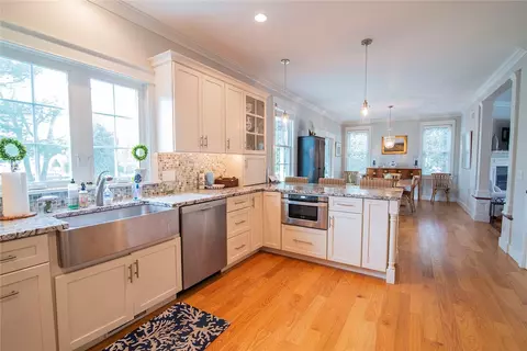 5 Pond View Ave, Westerly, RI 02891 photo 4