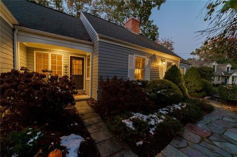 15 Apple Tree Ln, Warwick, RI 02888 photo 2
