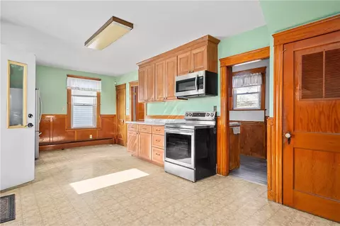 24 All Saints St, Woonsocket, RI 02895 photo 14