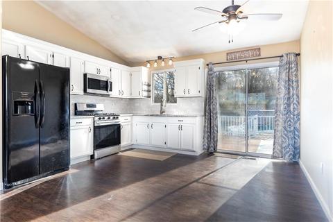 53 Rice St, Warwick, RI 02886 photo 4