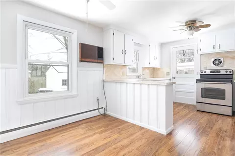113 Asylum Rd, Warwick, RI 02889 photo 5