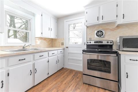 113 Asylum Rd, Warwick, RI 02889 photo 4
